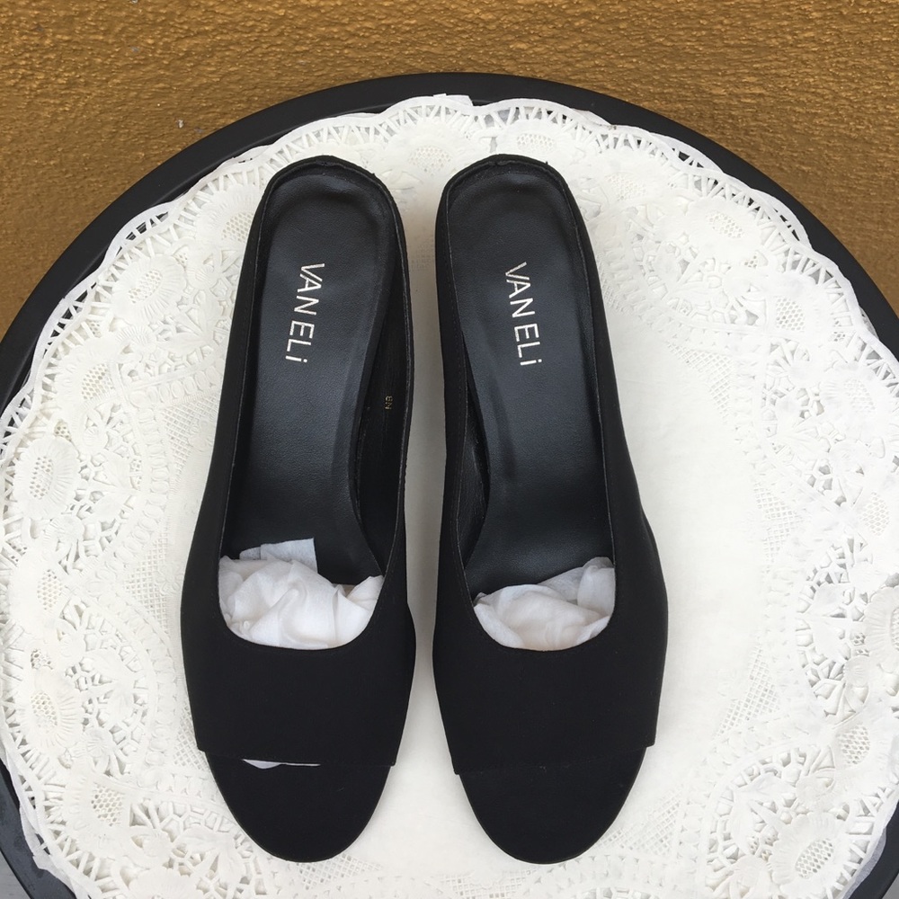 Shoes - Picture 2 of 5